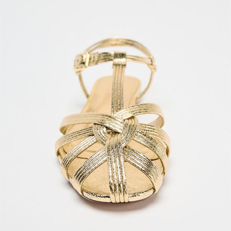 Fashion Luxury Gold Flat Sandals Women Summer Hollow Design Gladiator Sandals Comfortable Ankle Strap Casual Beach Shoes Mules Sandalias