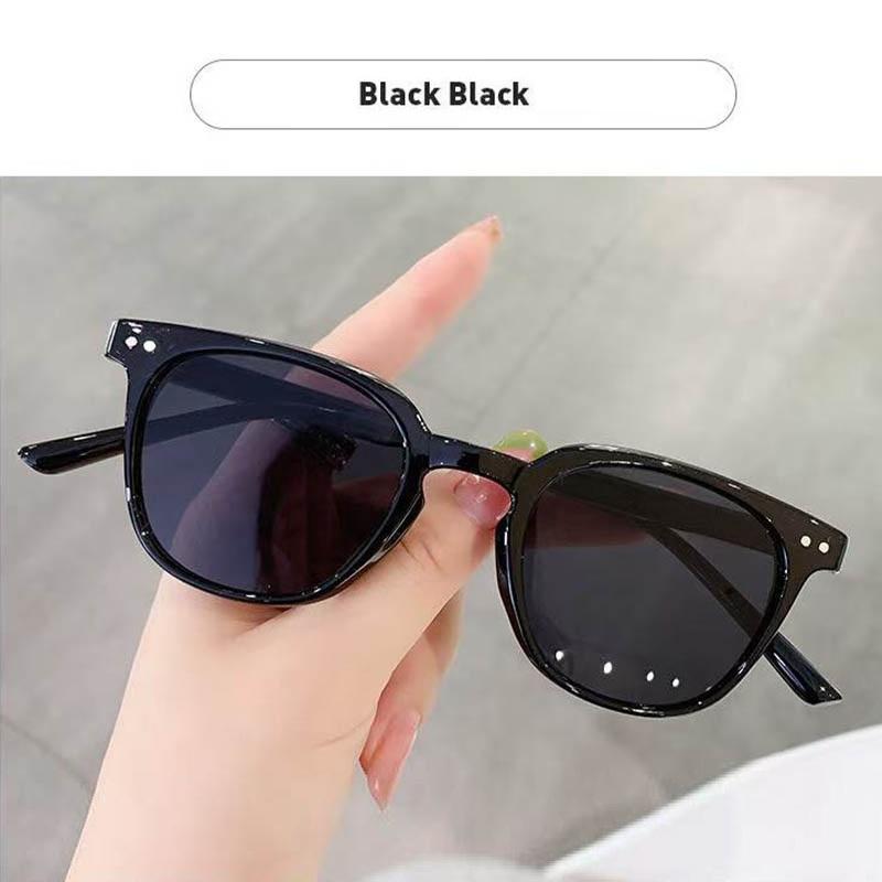 Vintage Small Square Sunglasses for Women 70s Retro Fashion Rivet Sunglasses Women's Casual Travel Party Driving Sunglasses Men
