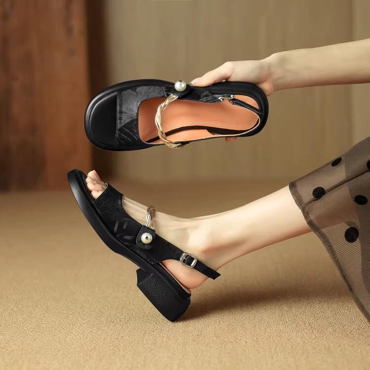 New Chinese open-toed sandals women's round head summer new thick-soled national style pearl small casual square heel women's sandals