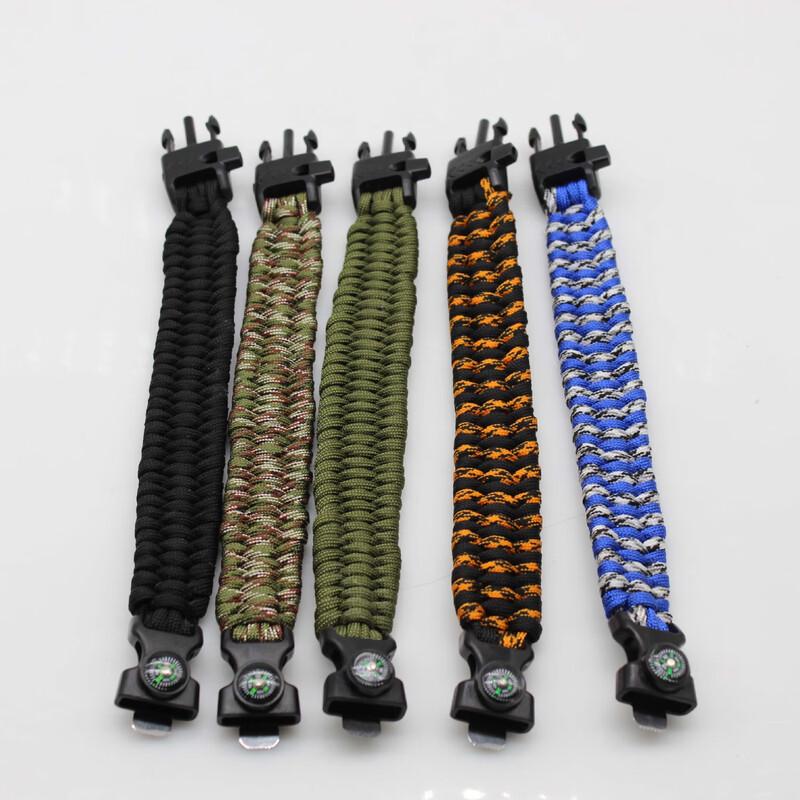 Multi-functional Outdoor Survival Paracord Bracelet