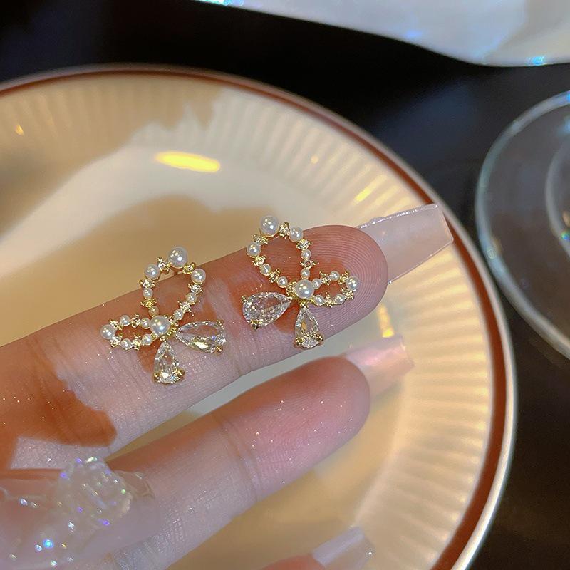 Super Sparkly Zircon High-End Versatile Earrings: Luxury, Influencer-Approved, Piercing-Friendly Studs