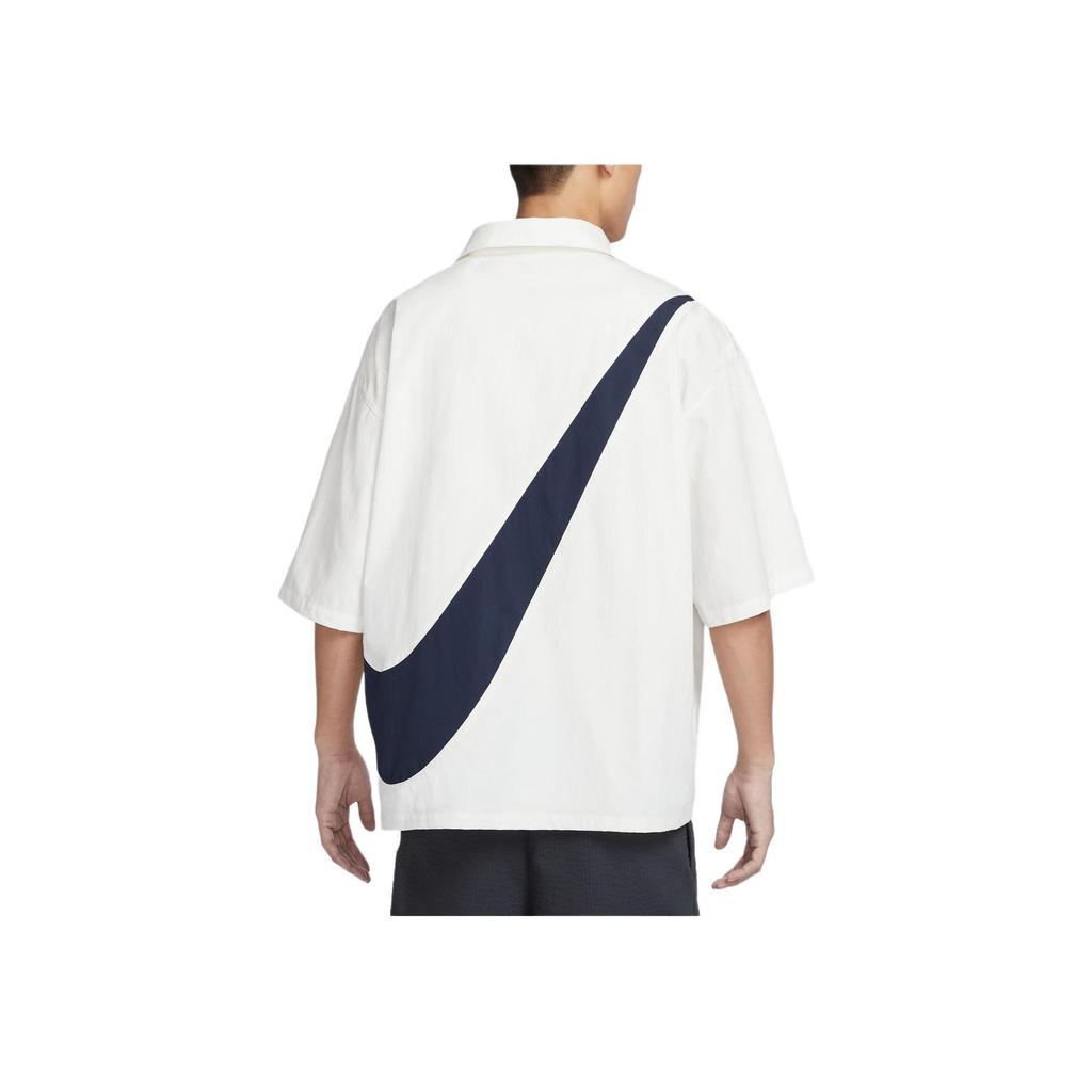 Nike Übergroßes Logo Button-Down Kurzarmhemd Herren Tops Segelweiß FN3250-133