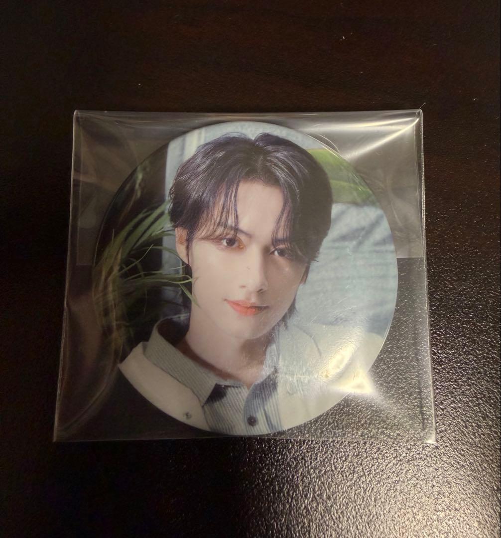 

[Б/У] Срок годности значка SEVENTEEN Jun