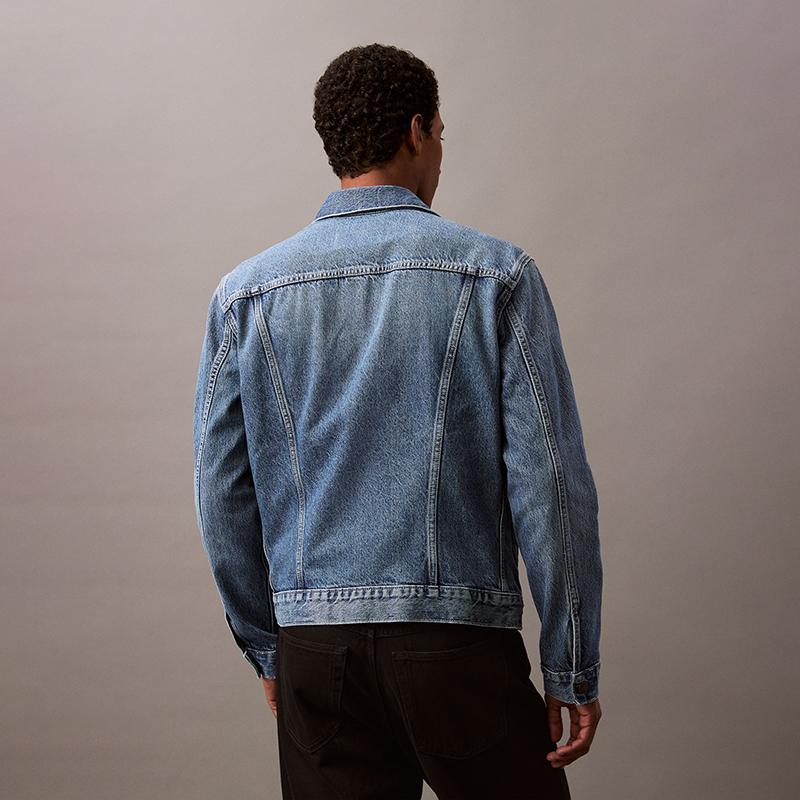 Calvin Klein Classic Label Studded Button-Down Collar Cotton Denim Jacket Men Jackets Denim-Blue 40TM715