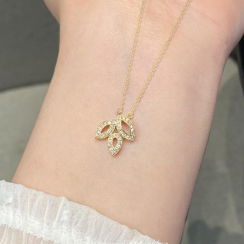 925 Sterling Silver Three Leafs Zircon Lily Cluster Pendant Necklace for Women Fashion Trendy Luxury Jewelry Accessory