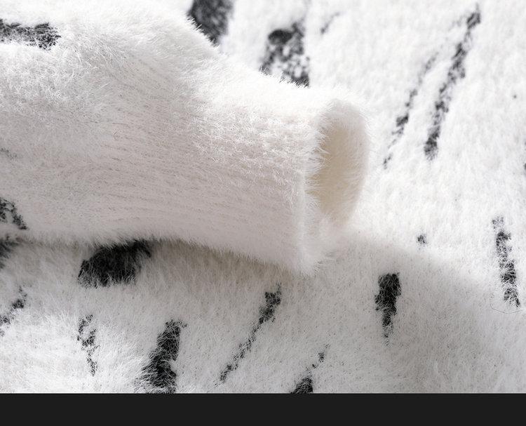 Men's Graffiti Print Semi-High Neck Thick Sweater Knitwear