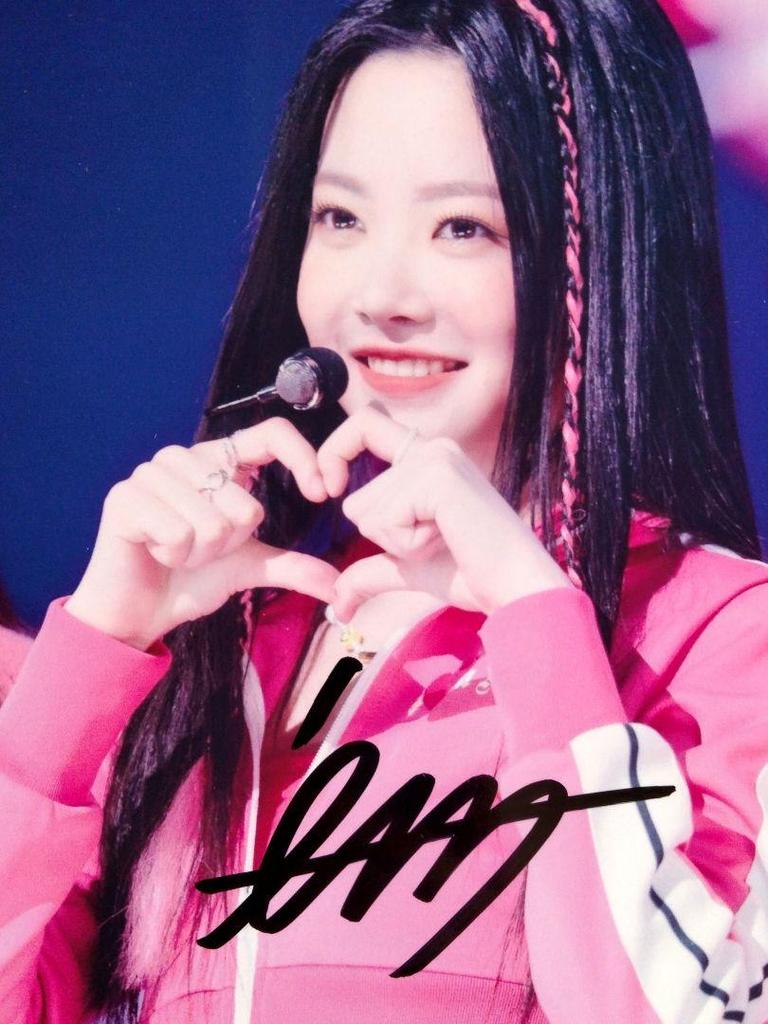 [USED] Hong Eun Chae's Autographed 2L Size photo...HONG EUNCHAE
