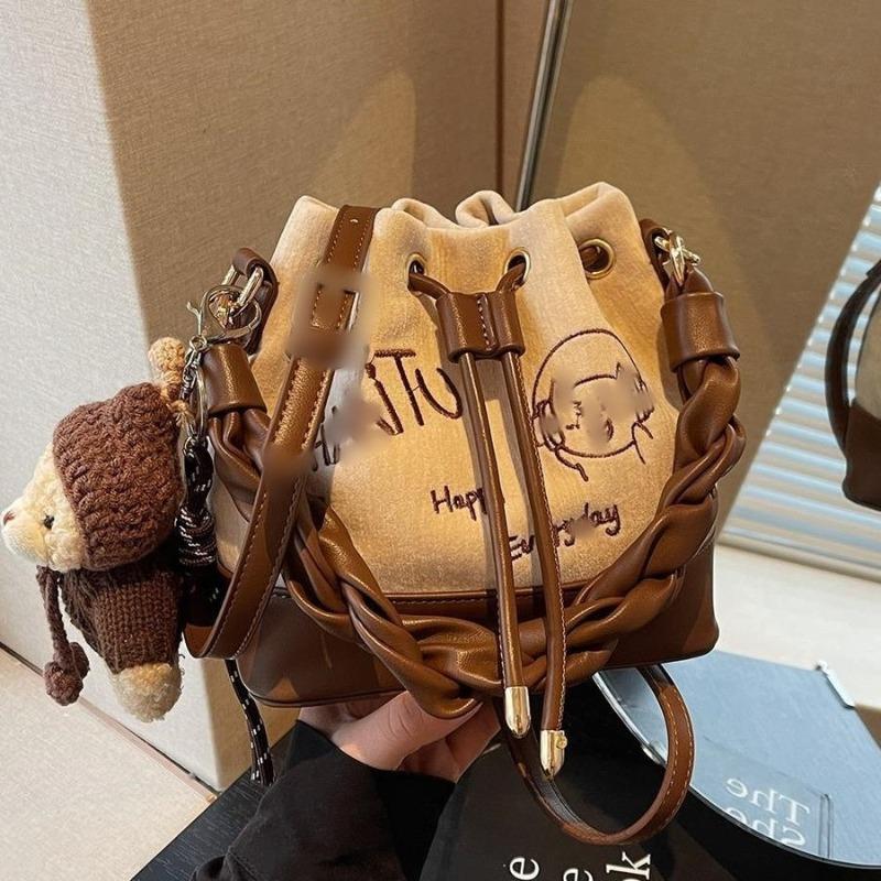 Women s bag 2 new commuter fashion popular simple casual messenger versatile twist portable bucket bag