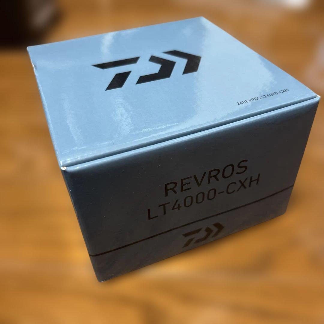 Used DAIWA 24 REVROS LT4000-CXH New and unused