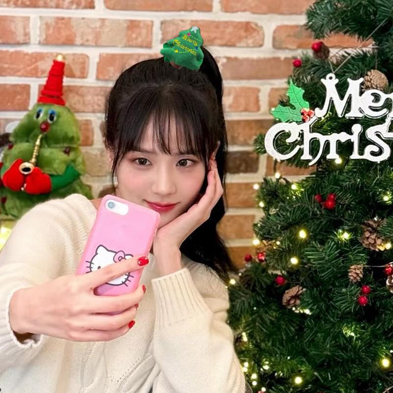 Świąteczna gumka do włosów scrunchie z Mikołajem i reniferami oraz bransoletka dziecięca