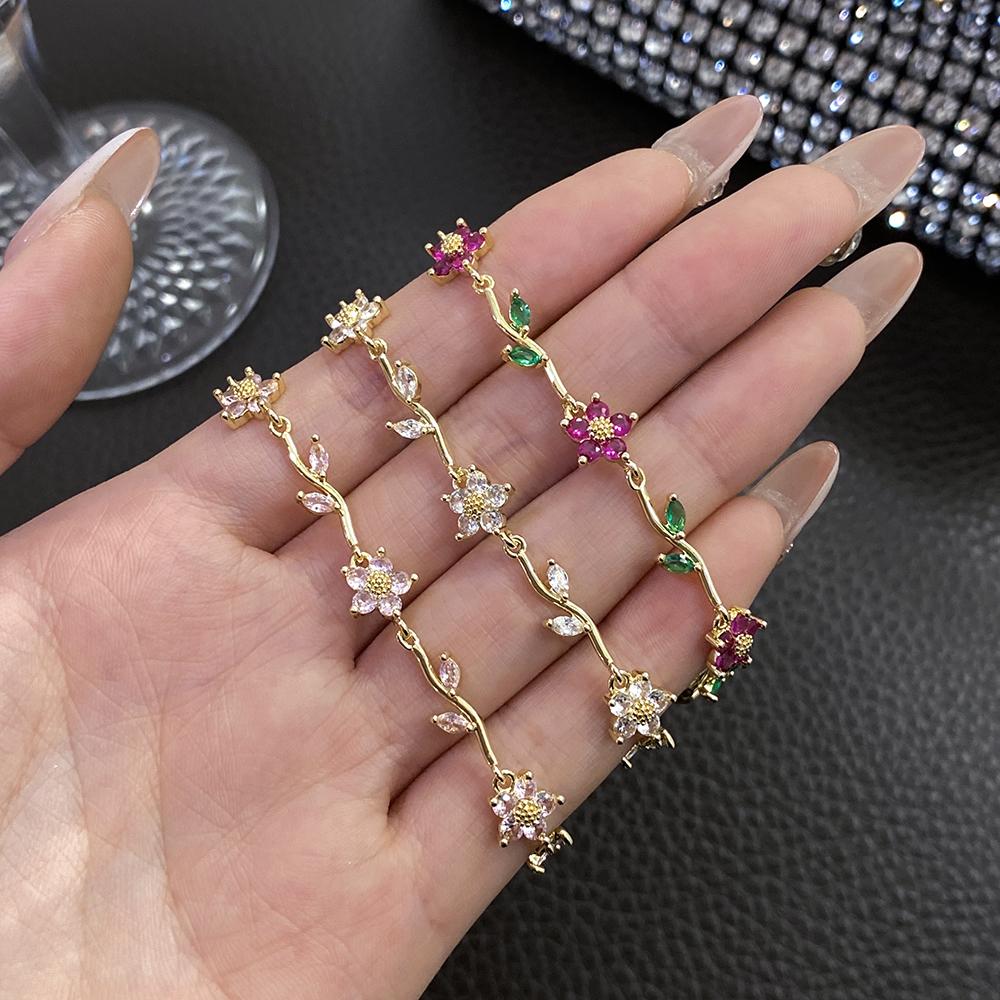 Exquisite Stapelbare Edelstahlarmbänder für Damen Elegante Glänzende Strassstein-Blätter Blumen-Charme-Armband Damen Schmuck Geschenk