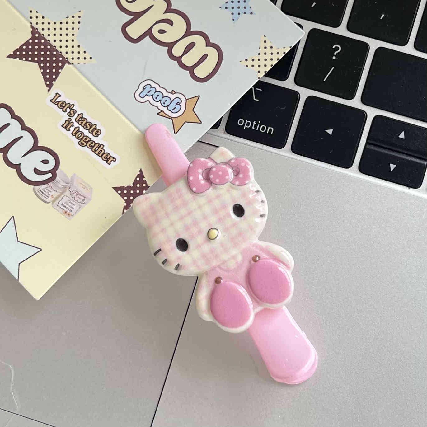 Japanese Plaid Hello Kitty Heart Duckbill Hair Clip - Versatile Cartoon Side Bang Accessory