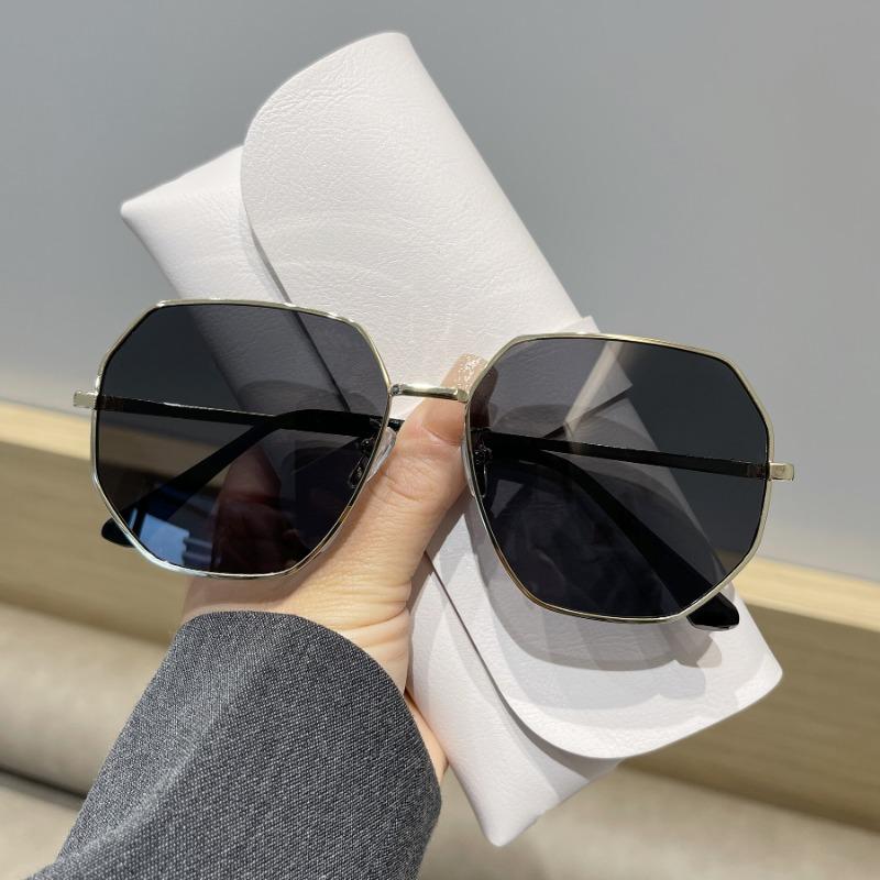 Fashion Women Sunglasses Women's Large Frame Square Sun Glasses Brand Designer Metal Eyeglasses UV400 Oculos De Sol