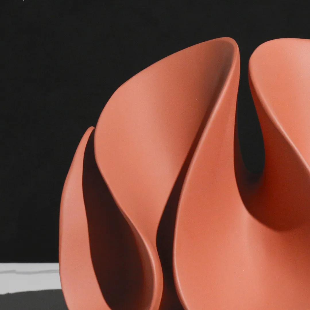 

Resin Handicraft Ornaments Geometric Petal Shape Abstract Openwork Sculpture Resin Artwork Home Decoration Decorative Figurines