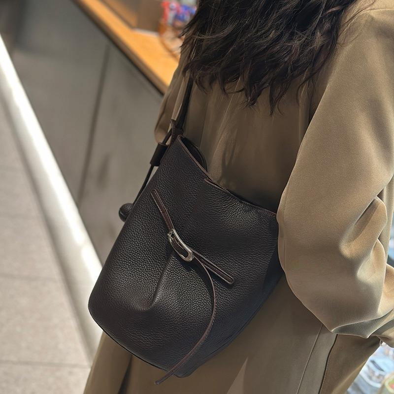 New women's bag cowhide bucket bag shoulder crossbody classic fashion leather underarm women's bag