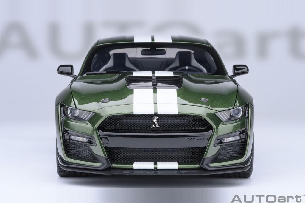 AUTOart Scale Ford Mustang Shelby GT500 Finished Model 73097 1/18 (Green/White Stripes)