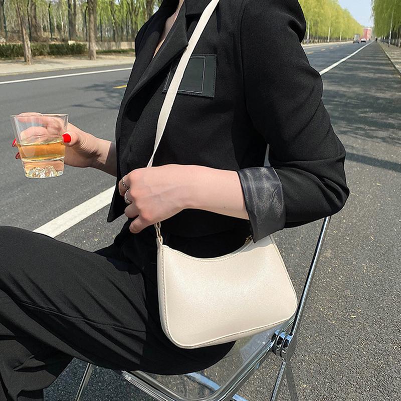 2025 New Handbag Retro Hong Kong Style Portable Shoulder Bag Underarm Bag Solid Color PU Crossbody Bag Women's Leisure Bag