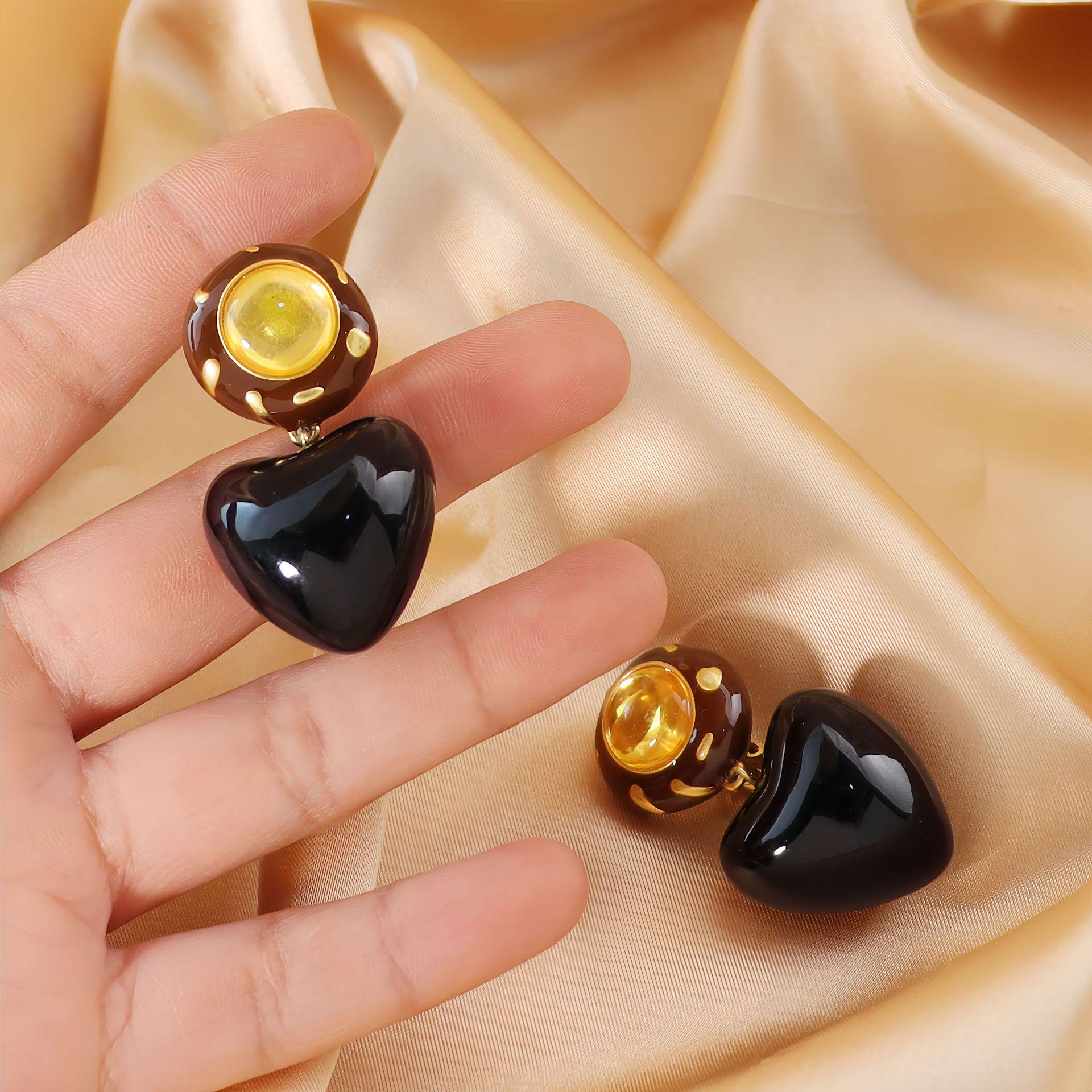 Qingdao European American Trade TB Earrings: Classic Copper Gold-Plated, Hand-Painted Enamel, Zircon-Inlaid Ear Clips.