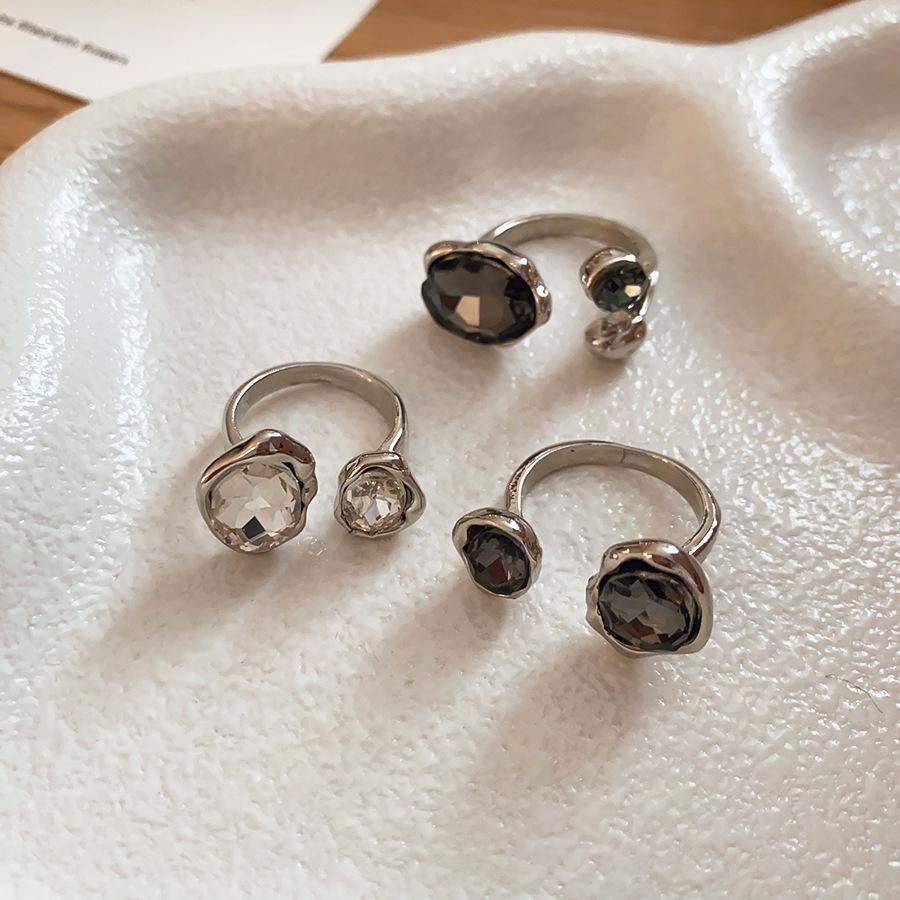 Rhinestone Geometric Oval Open Ring: Elegant Retro High-End Fashion Jewelry