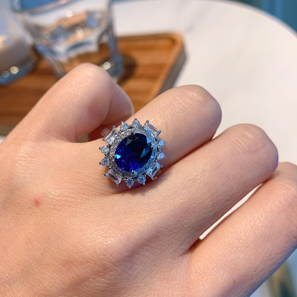 Color treasure model European and American imitation pigeon blood red treasure, Tanzania sapphire retro ring main stone 8 * 10