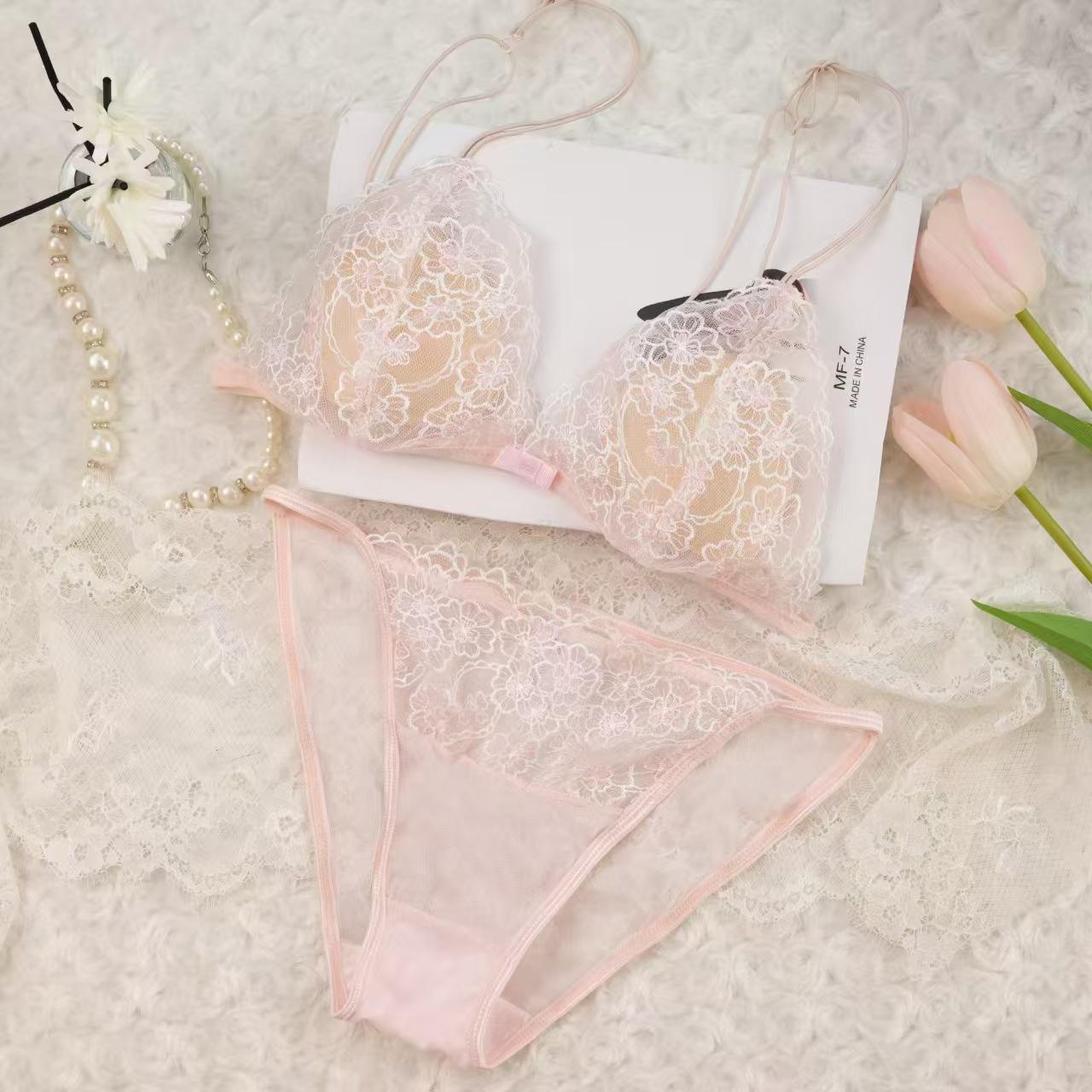 

Комплект нижнего белья из французского кружева с открытыми плечами, без косточек, с треугольными чашками и хлопковой подкладкой Large