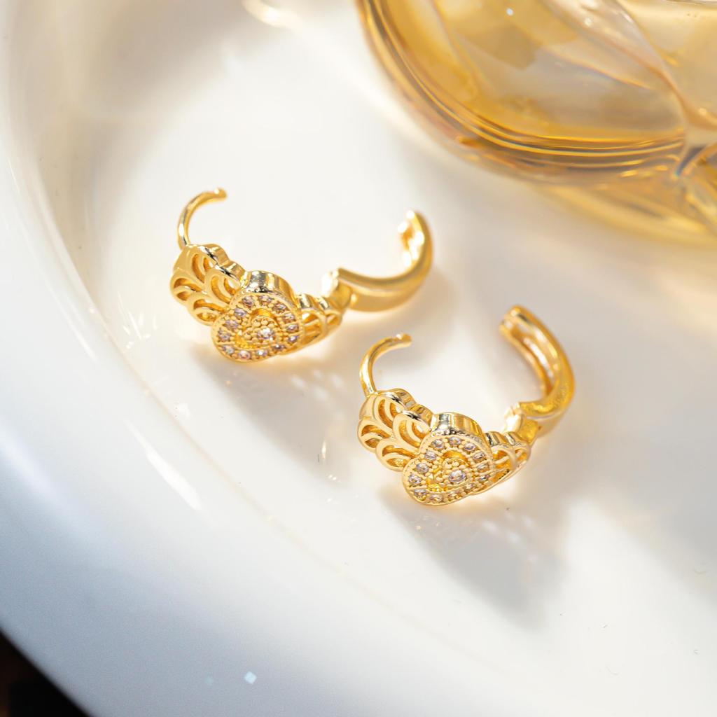 Heart-Shaped Hip Hop Zirconia Stud Earrings with European & American Design