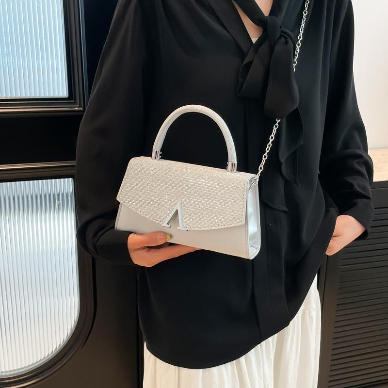 Simple niche design light luxury high texture appearance spring new portable shoulder messenger bag women