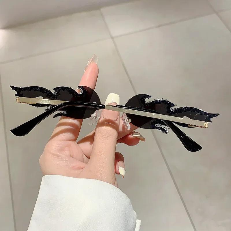 Latest Diamond Flame Fire Sunglasses Classic Punk Premium Designer Women Sun Glasses UV400 Protection Rimless Crystal Metal Shades