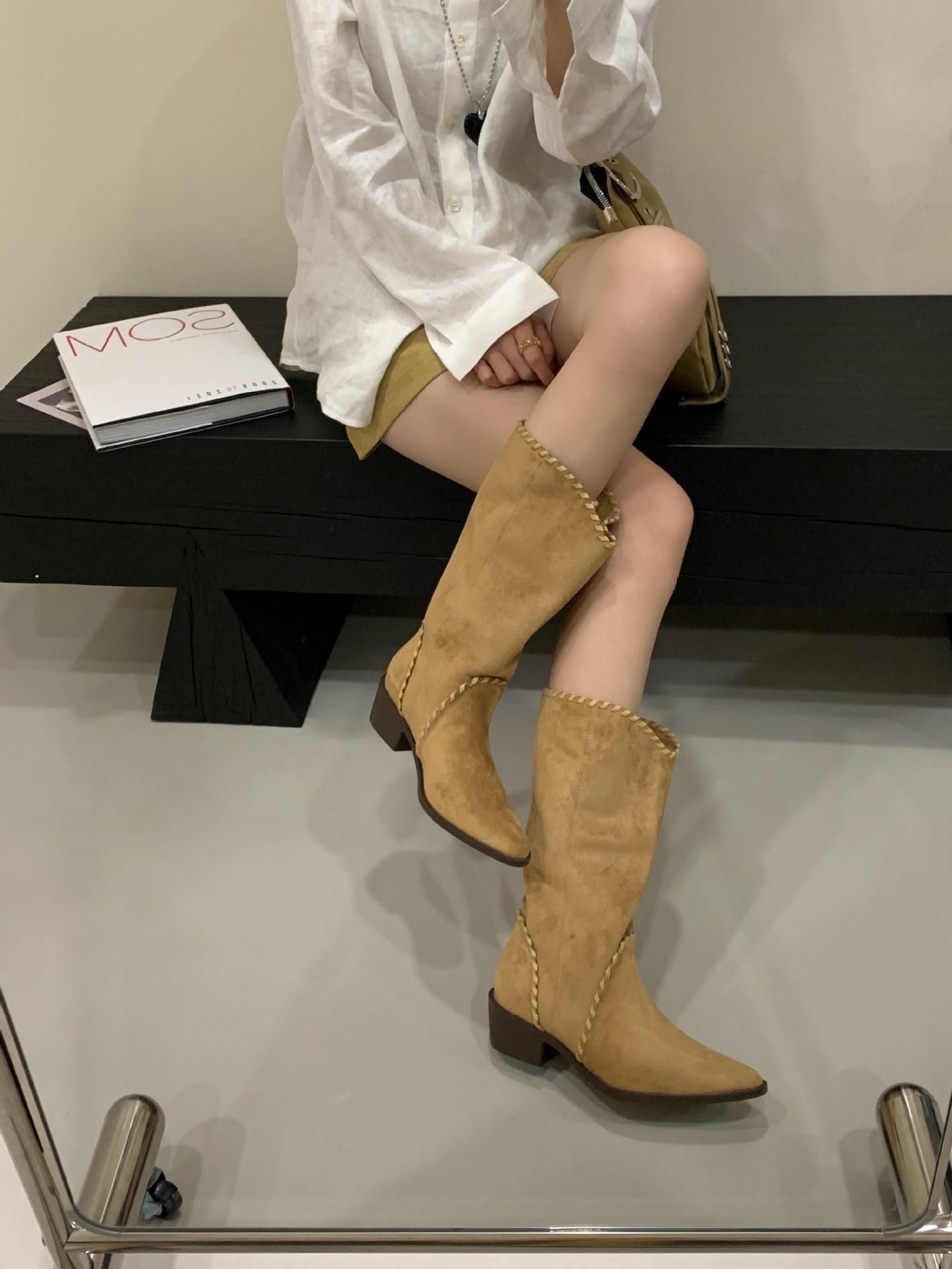 

Нишевые ботильоны на толстом каблуке с острым носком и отворотами, два варианта носки, короткие сапоги, ковбойские сапоги в стиле вестерн, женские 2025, средней длины 39 верблюд