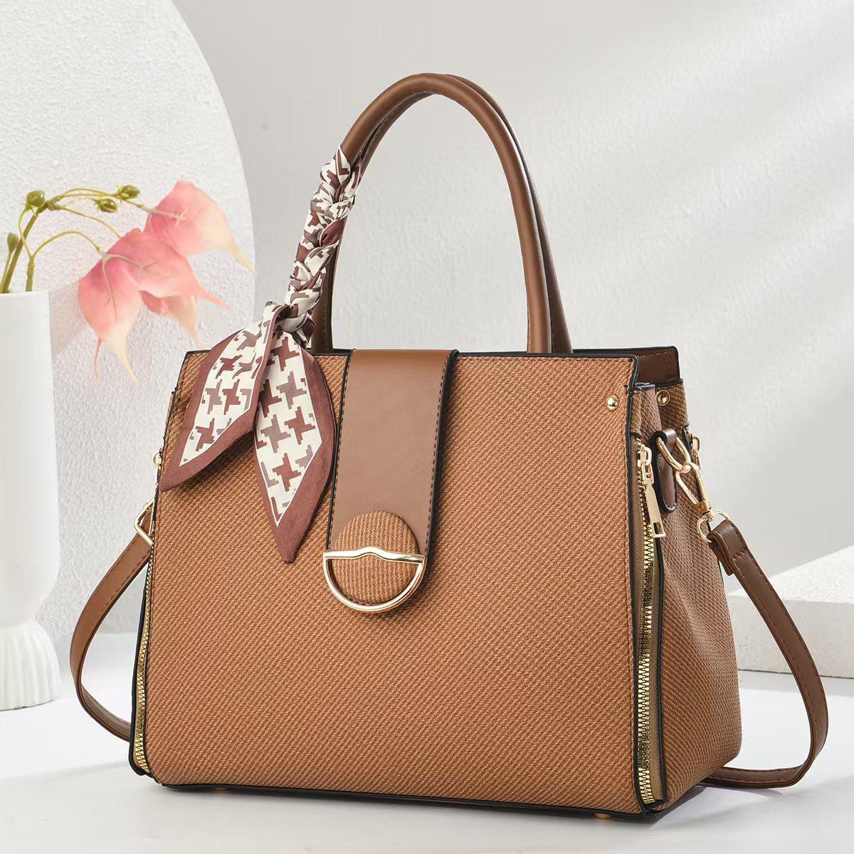 

The Latest Macaron Fashion Handbag Zipper Design Style High Appearance Horizontal Shoulder Bag Everything Big Capacity Crossbody Bag .