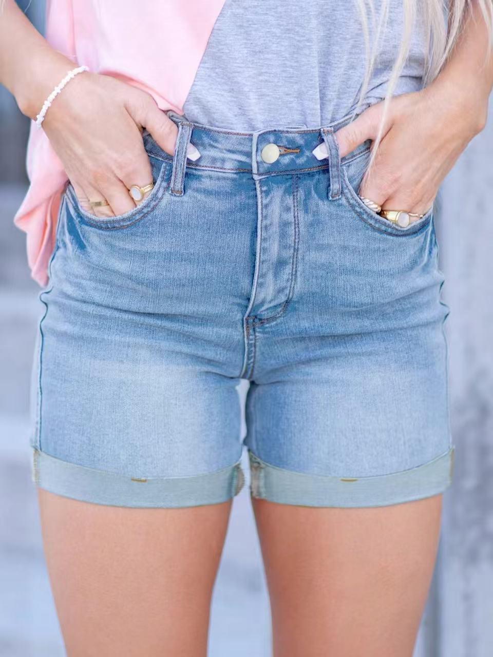 

Women s Slim-Fit Denim Shorts - Casual and Chic for Any Occasion Small небесно-голубой