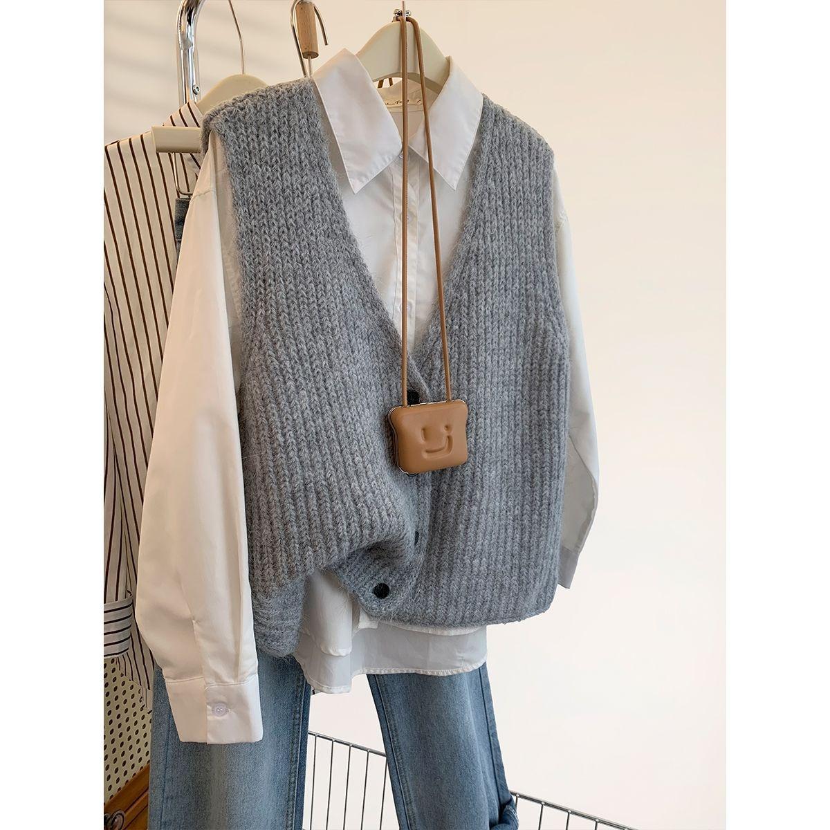 

Gray v-neck knitted vest women s winter new overlay wear vest sweater cardigan S