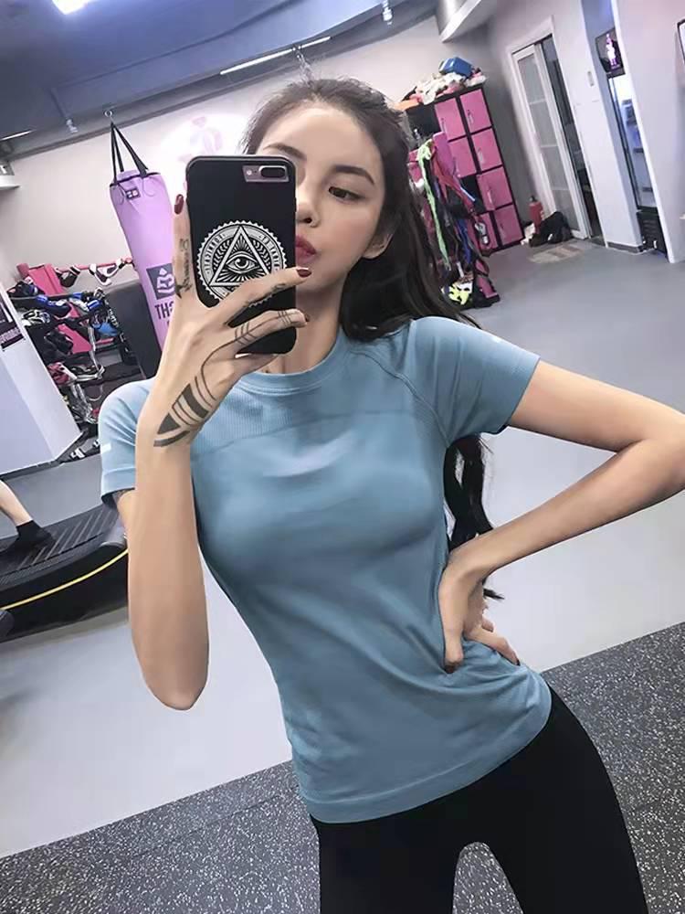 

Women s Quick-Dry Breathable Yoga and Running T-Shirt L світло-синій колір