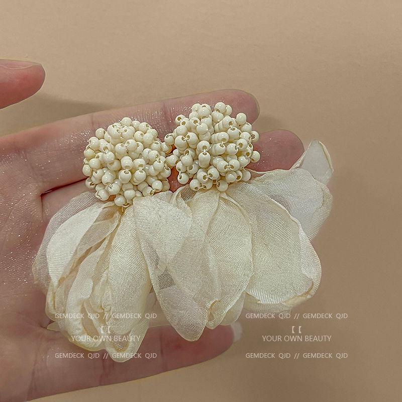 2025 White Chiffon Flower High-End Fairy Stud Earrings for Big Round Faces