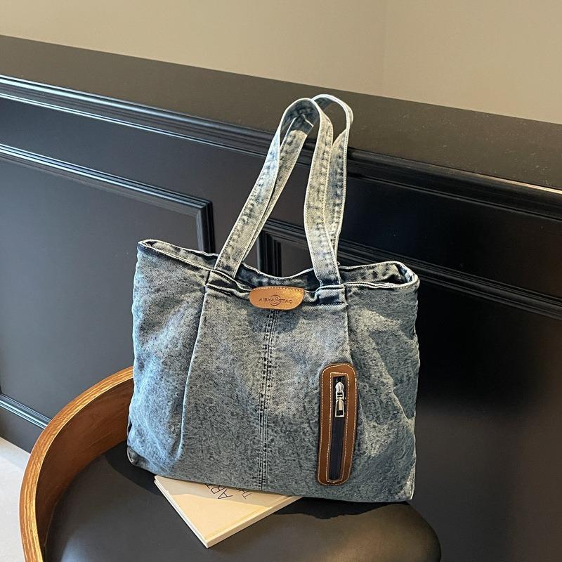 Retro washed denim tote bag, new fashionable large-capacity messenger bag, simple texture shoulder bag.