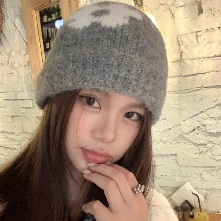 Hat Women's Autumn and Winter New Knitted Hat Versatile Flower Bag Head Hat Warm Ear Protection Wool Cold Hat Big Head Circumference