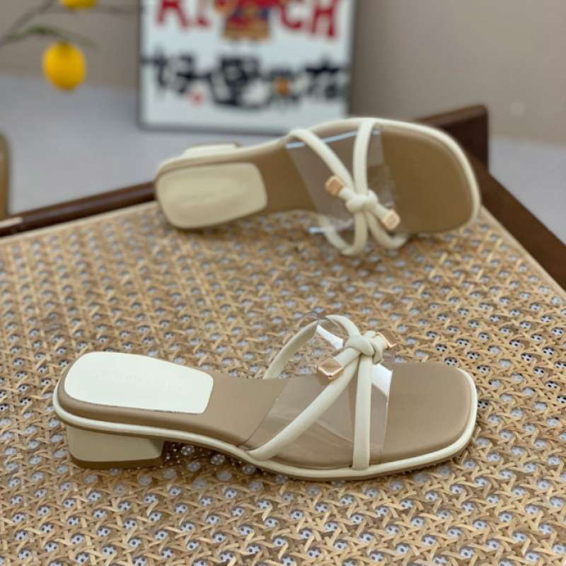 French Thick Heel One-word Female Summer Wear 2025 New Versatile Fairy Style Square Head with Skirt Medium Heel Cool Slippers