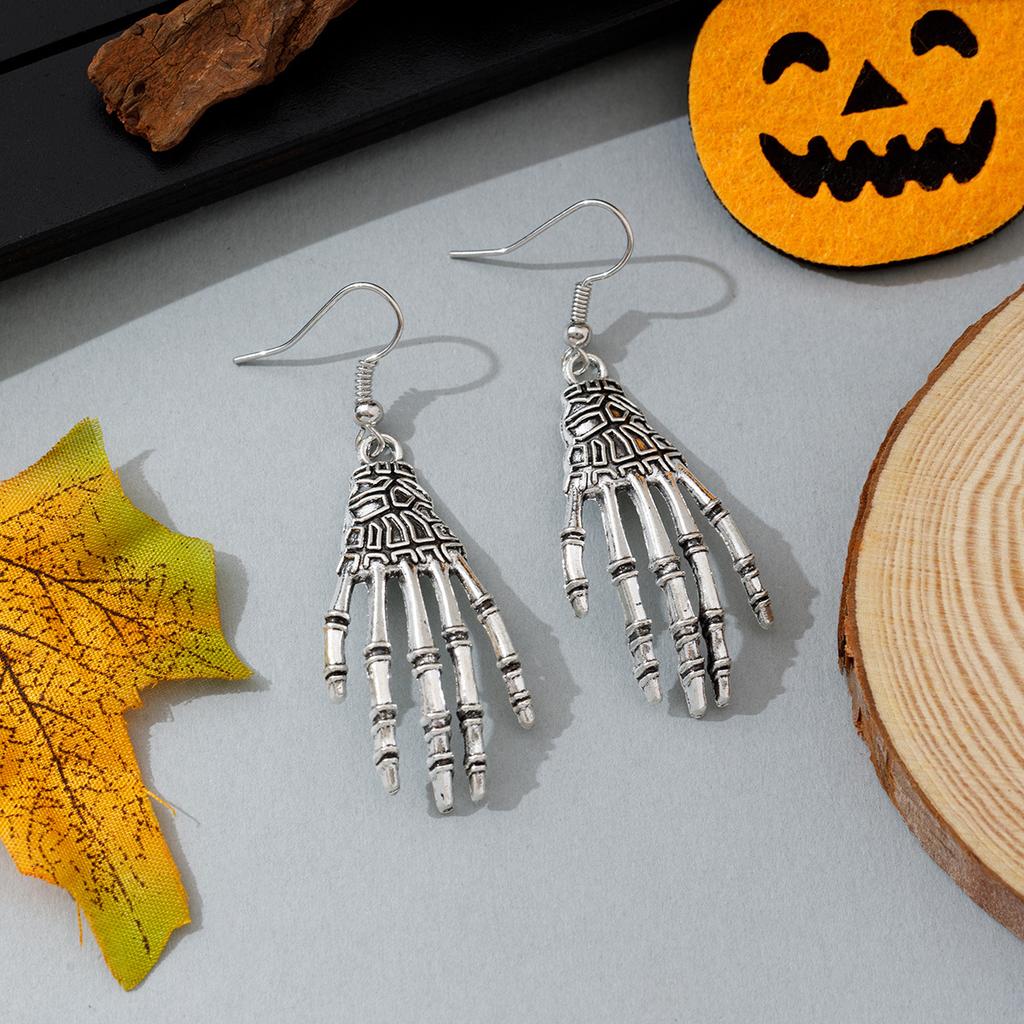 Halloween Fashion Sliver Color Hollowed-out Vampire Bat Pumpkin Skull Spider Web Ghost Dangle Earrings for Women Scary Jewelry