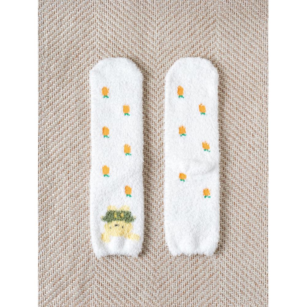 Daiso Clothed Rabbit And Carrot Sleep Socks White