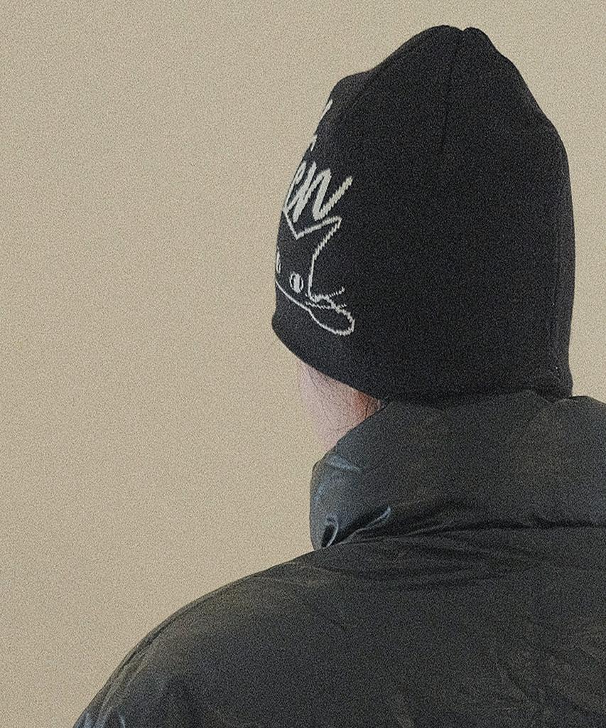 KOOLKITTEN Peeking Kitten Knit Beanie
