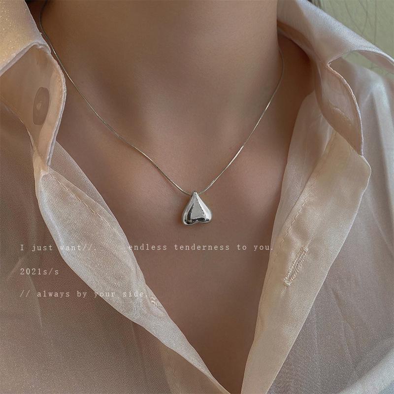 Korean Minimalist Love Necklace - Retro Clavicle Chain for Women