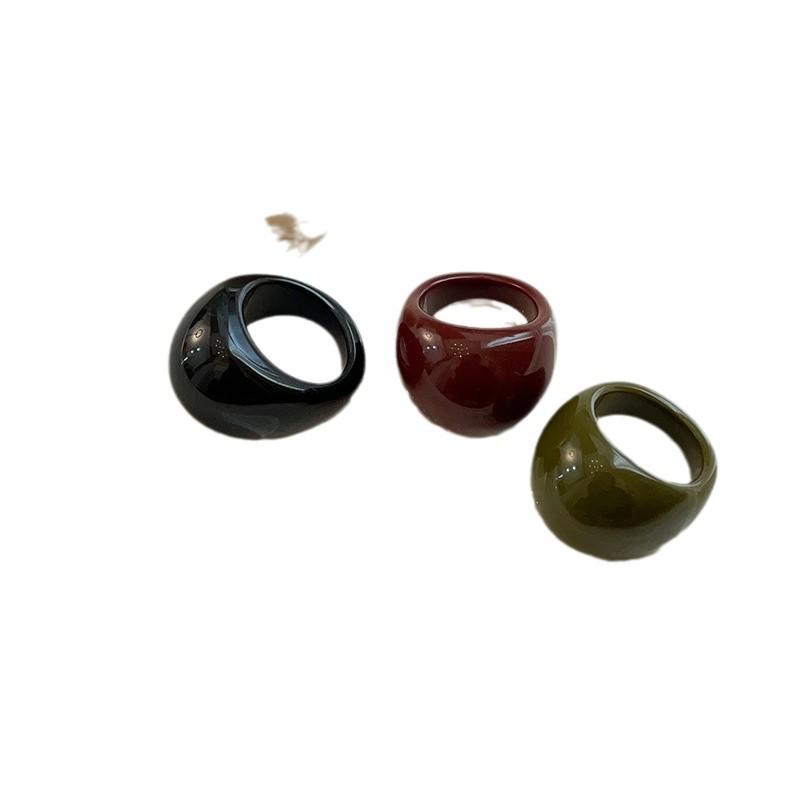 Korean Blogger Style Oval Resin Signet Ring: Women's Fashionable Versatile Finger Ring