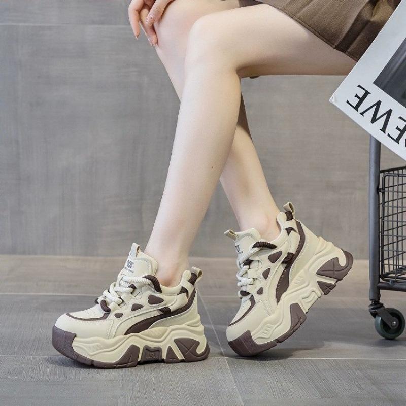 Inner Height Increase Dad Shoes Women's 2025 Autumn New Soft Leather Lightweight Soft Sole Ultra-light Thick Sole Shows Small Feet