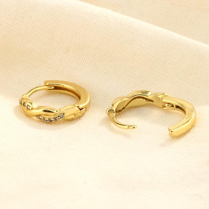Minimalist Mobius Twist Hoop Earrings For Women CZ Diamond Studs Simple Autumn Winter Jewelry Elegant Circle Ear Cuffs