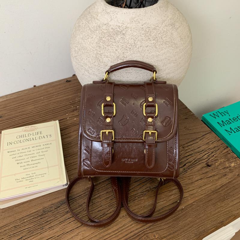 Backpack Women's Fashion Niche Design Portable Korean Version Casual School Bag Street Trend Student Lightweight Travel Backpack