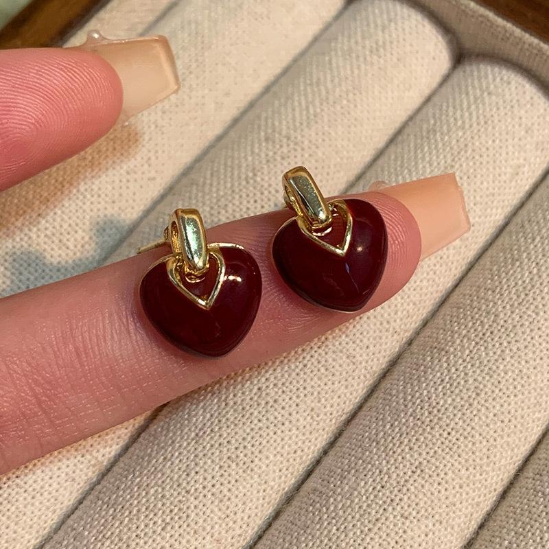 Wine Red Heart Stud Earrings for Women Sweet Lovely Small Earrings Colored Glaze Female Party Ear Decor femme orecchini
