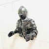 Wall Toilet Paper Holders Medieval Statue Knight Toilet Paper Dispenser Vintage Roll Paper Stand for Bathroom Toilet