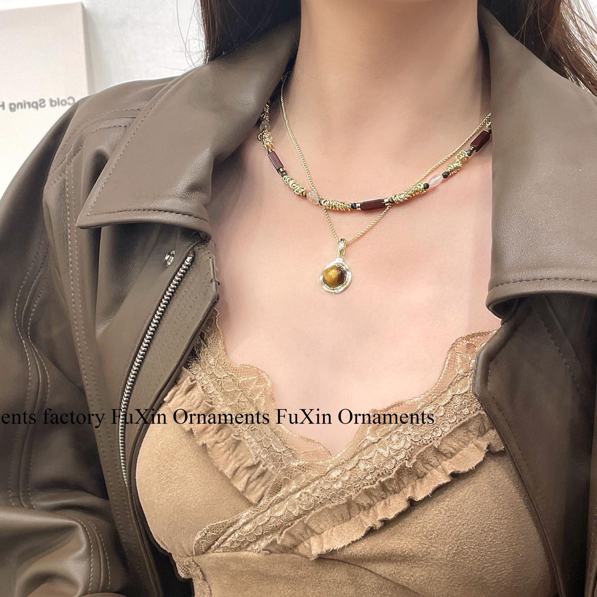 

2024 Fashion Tiger Eye Stone & Metal Beaded Necklace: Chinese Style Women’s Clavicle Accessory