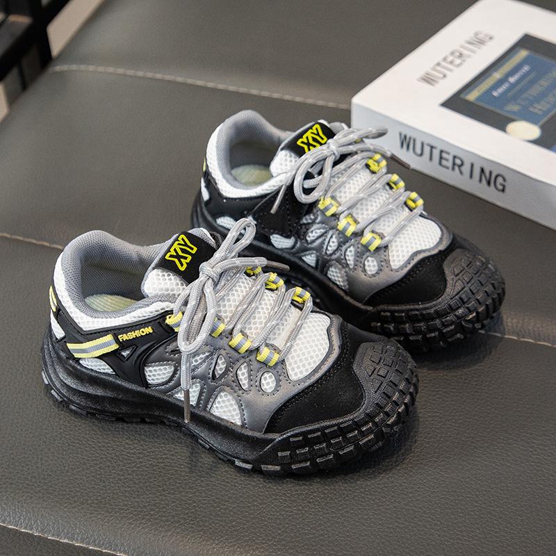 Kids Breathable Mesh Anti Slip Outdoor Hiking Shoes
