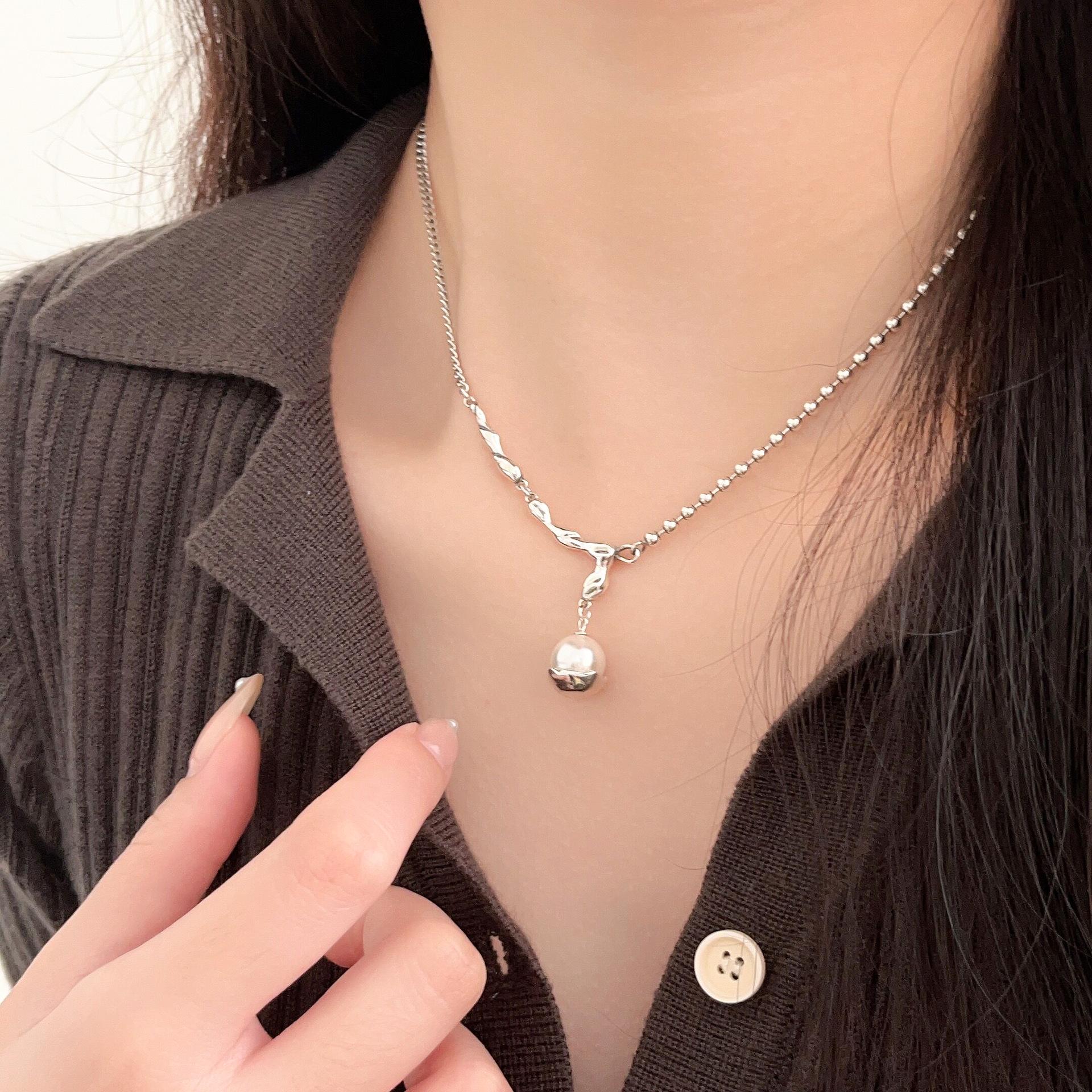 

Yinruitai S925 Sterling Silver Baroque Pearl Irregular Necklace - French Niche Design Choker for Women 925 Silver белый